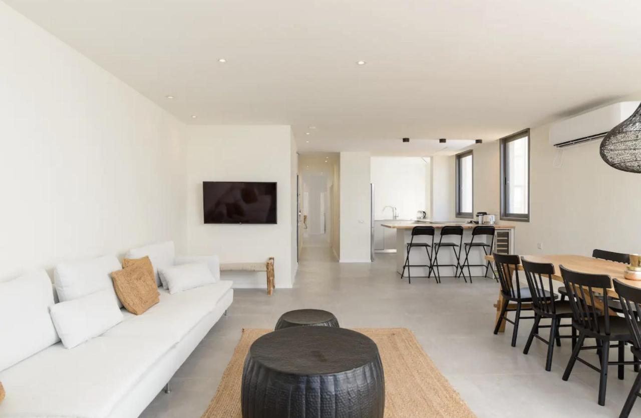 Stylish & Spacious 3 Bedroom Apartment By The Sea 内坦亚 外观 照片