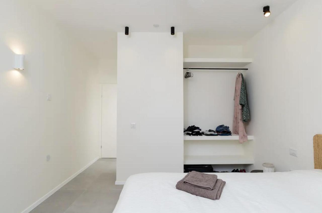 Stylish & Spacious 3 Bedroom Apartment By The Sea 内坦亚 外观 照片