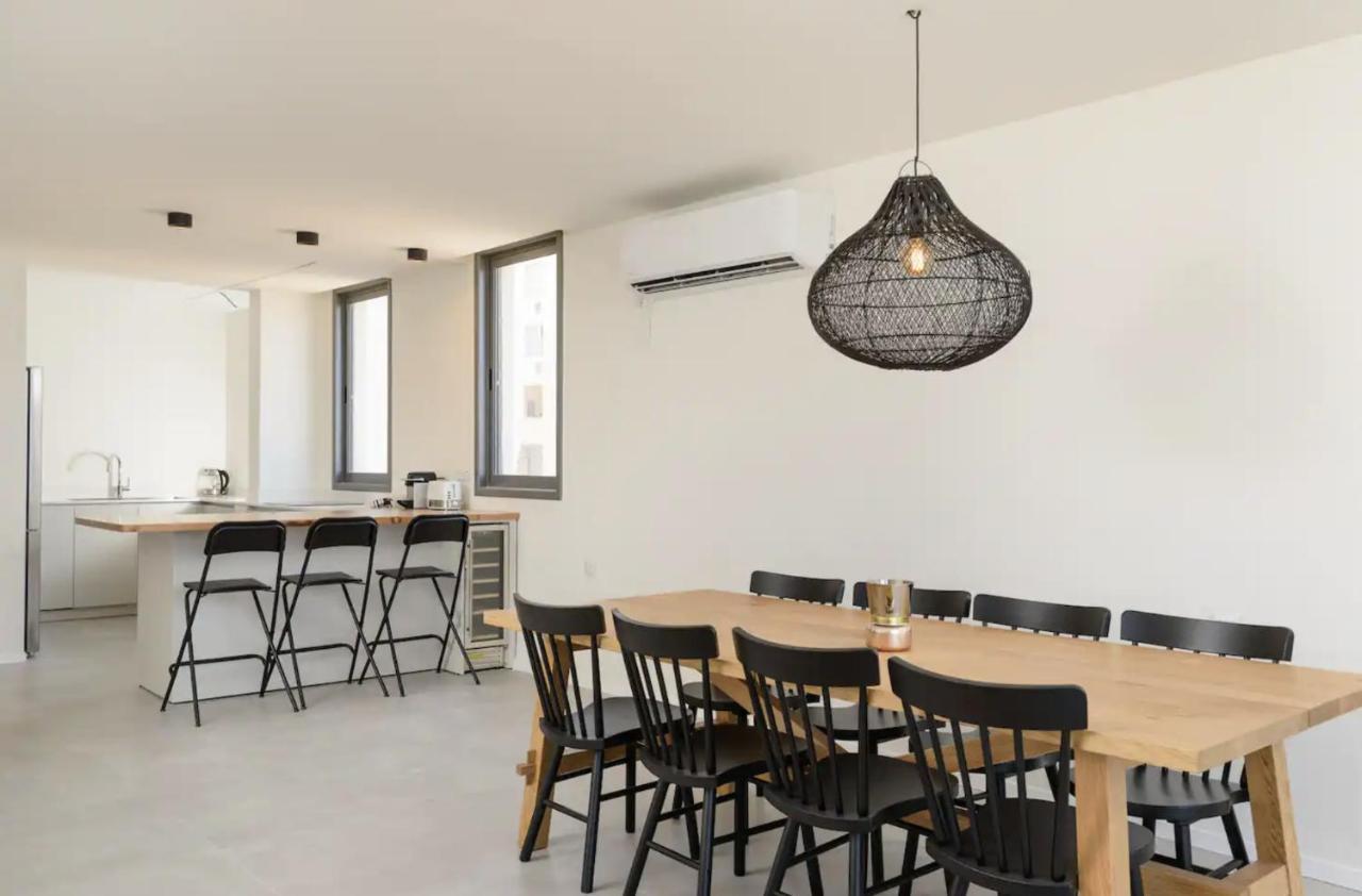 Stylish & Spacious 3 Bedroom Apartment By The Sea 内坦亚 外观 照片