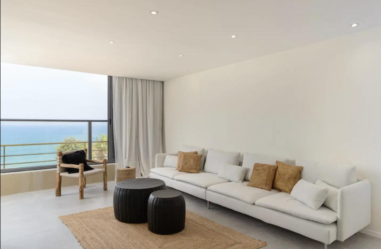 Stylish & Spacious 3 Bedroom Apartment By The Sea 内坦亚 外观 照片